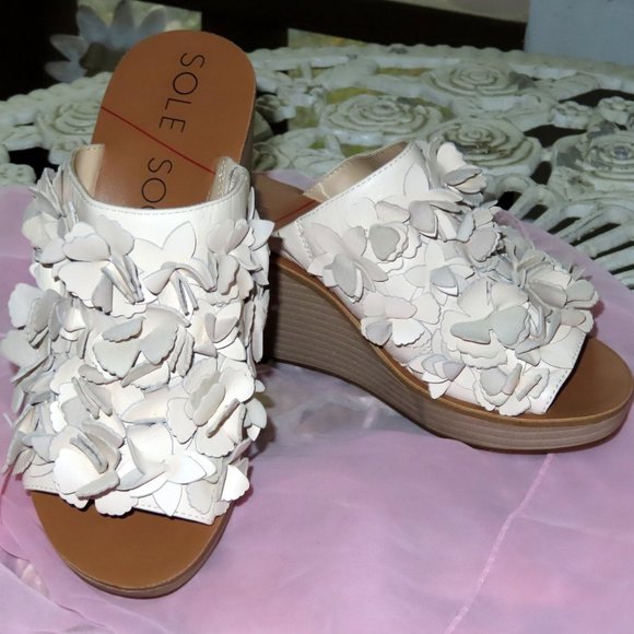 Slide In Mules Wedges • White Leather Sandals• Open Toe • Open Backs • Like New! - Picture 2 of 6